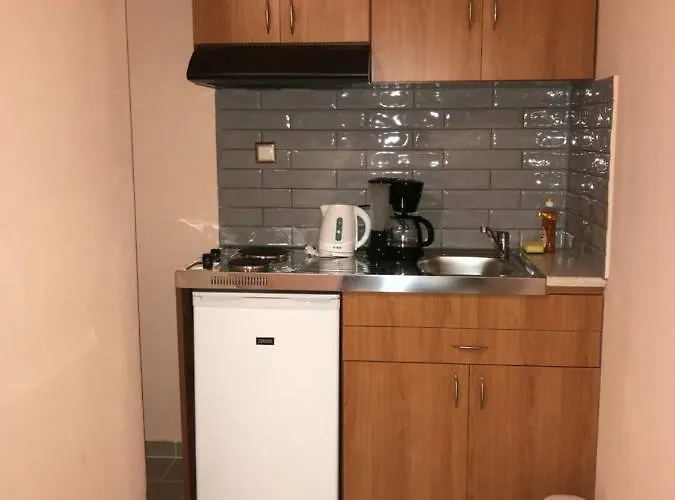 Πανσιόν Anna Paradise 3*